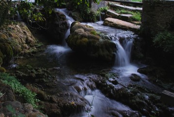 Fototapeta premium Wasserfall Moos