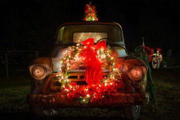 Country Christmas Truck - obrazy, fototapety, plakaty