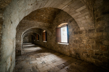 Obraz premium Window of Fort Lovrijenac, St. Lawrence Fortress building architecture in Dubrovnik