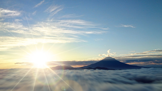 Fototapeta 富士山と日の出