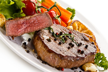 Grilled steaks and vegetables 