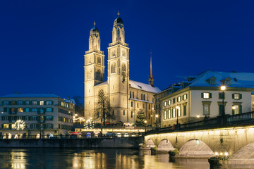 Zürich Stadtansicht am Abend