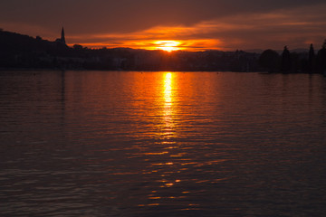 Coucher de soleil sur le lac d'Annecy