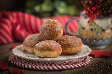 Obraz na płótnie Canvas Small donuts with icing.