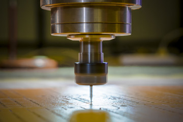 Work of the vertical milling machine with CNC. milling spindle