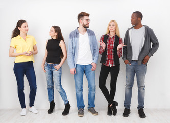 Obraz premium Group of young adults standing