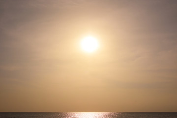 Fototapeta na wymiar Sunrise on the sea.