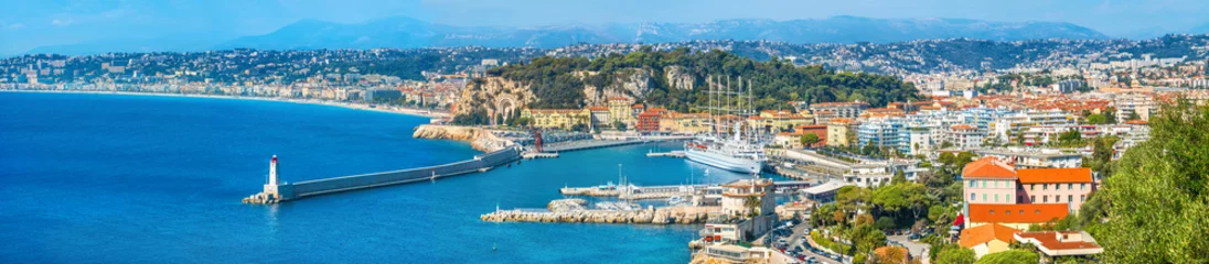 Foto op Aluminium Wide panoramic view of seaside and Nice city. Cote d'Azur, French riviera, France © Valery Bareta