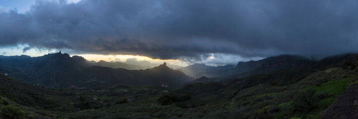Landschaft Panorama von Gran Canaria mit Roque Bentayga