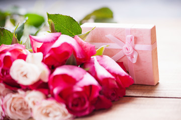 Roses and gift box