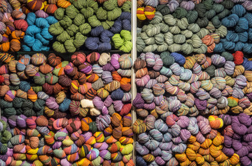 Gomitoli di lana colorata