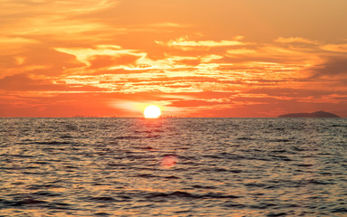 Obraz premium Sunset fView from Phi Phi Island