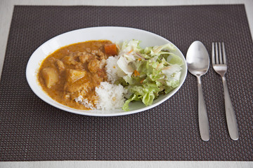 カレーライス　チキンカレー　日本のカレー