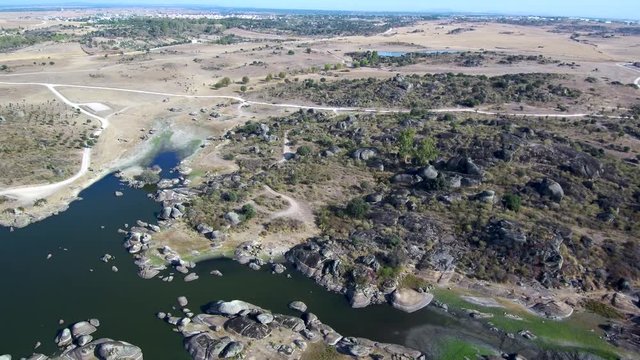 Juego de Tronos rodada enLos Barruecos (Caceres) Paraje natural en Malpartida de Caceres (Extremadura, España) Video aereo con Drone
