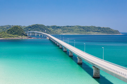 Fototapeta 角島大橋 -エメラルドグリーンの海にかかる橋・山口県の絶景スポット-