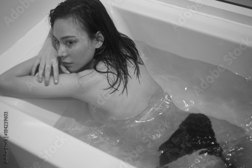 Naked black women in bathtubs pictures photos 620