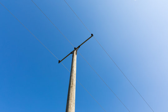 Alter Strommast