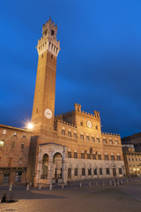 Fototapeta na wymiar Piazza del Campo in the historic center of Siena, Italy