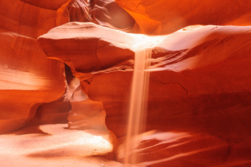 Red Rocks of Antelope Canyon © Goldilock Project