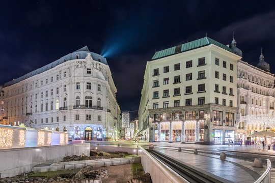 Michaelerplatz mit Weihnachtsbeleuchtung