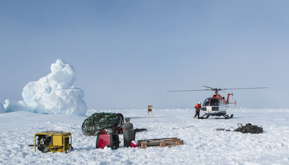 Helicopter assisted evacuation of a polar research camp