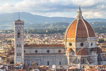 Obraz premium View of the Basilica di Santa Maria del Fiore in Florence, Tuscany, Italy