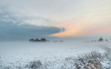 Winter im Teufelsmoor bei Sonnenaufgang 