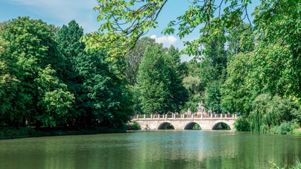 Fototapeta na wymiar Lazienki Park in Warsaw, Poland