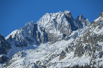 Fototapeta na wymiar Bergspitze unterhalb des Pizzo Rotondo, aus der Sicht des Bedrettotales, Tessin, Schweiz