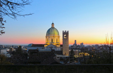 Fototapeta na wymiar Duomo di Brescia e campanile