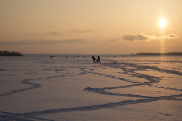 Fototapeta na wymiar Winter frozen lake