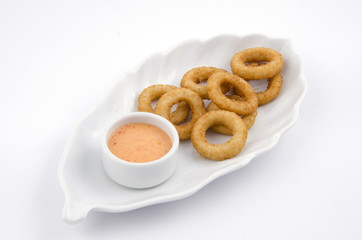  onion ring in white plate