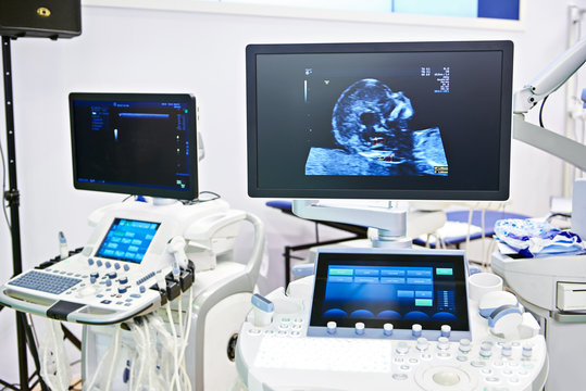 Medical devices for ultrasound examination and screen child head
