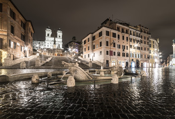 Naklejka premium Schody Hiszpańskie i fontanna Barcaccia w nocy, Rzym - Włochy - czas Bożego Narodzenia