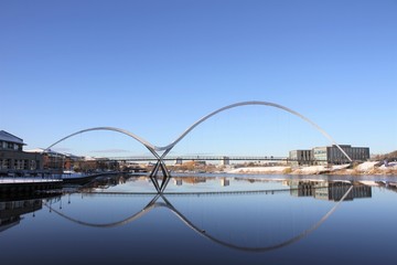 Infinity bridge River Tees reflection
