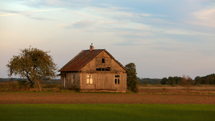 opuszczone gospodarstwo na Podlasiu © Janusz Lipiński