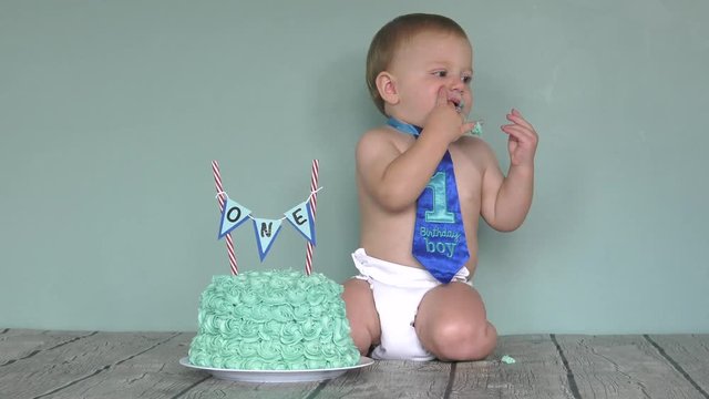 first birthday boy cake smash photoshoot 4k