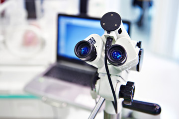 Microscope eyepieces and laptop