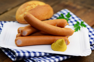 Wiener Würstchen mit Senf