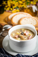 The sour soup made of rye flour.