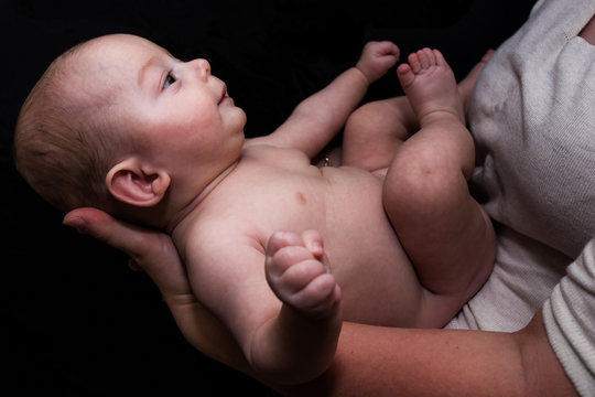Baby Säugling Portrait Fotoshooting mit kleinem Jungen und Mutter