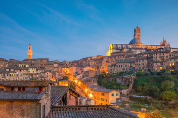 Fototapeta na wymiar Downtown Siena skyline in Italy