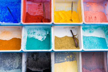 Color powders used in fabric dyeing
