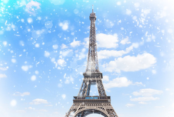 Fototapeta na wymiar cityscape with famous Eiffel Tower at winter day, Paris, France