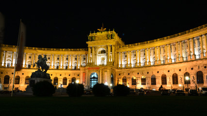 Naklejka premium Vienna in day and night