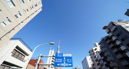 日本の東京都市景観「サイン・押上　４５３　言問橋　３１９　三ツ目通り・・・」