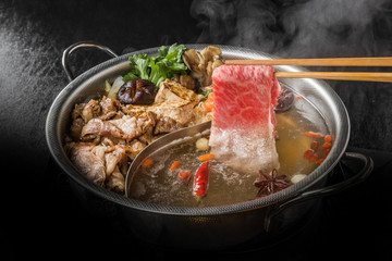 和牛ですきやき　Tasty sukiyaki Japanese cuisine 
