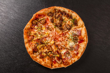 ミックスピザ　Mix pizza Italian food