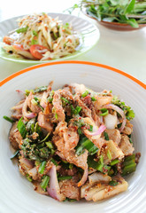 Slide grilled pork salad