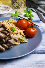 Brown pasta with vegetables